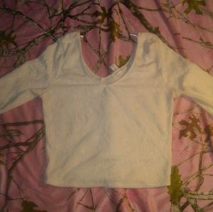 Medium White ambiance appare mid arm cropped shirt